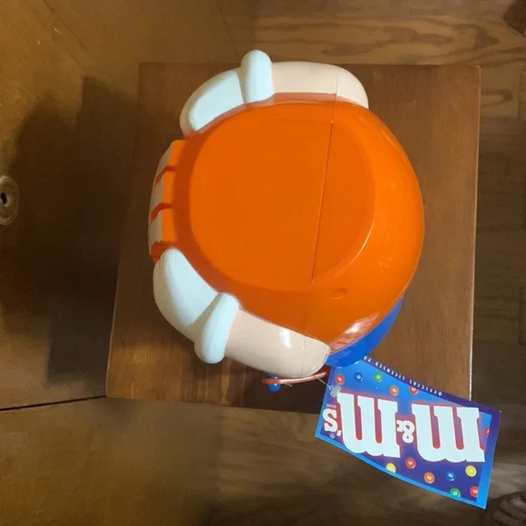 Mars~M&M Pirate Halloween Candy Bucket (1999) - Picture 9 of 9